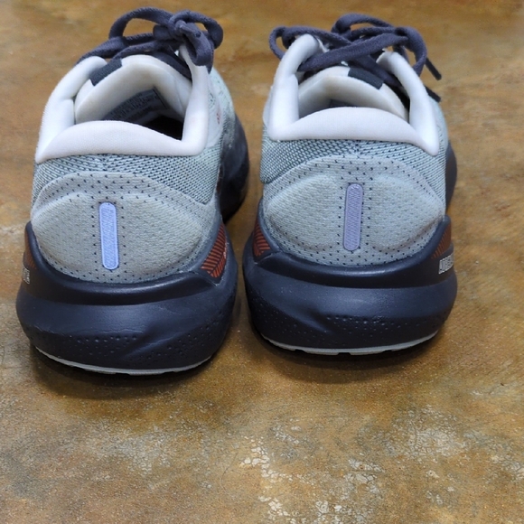 Women's Brooks Adrenaline GTS 24 - Picture 4 of 6